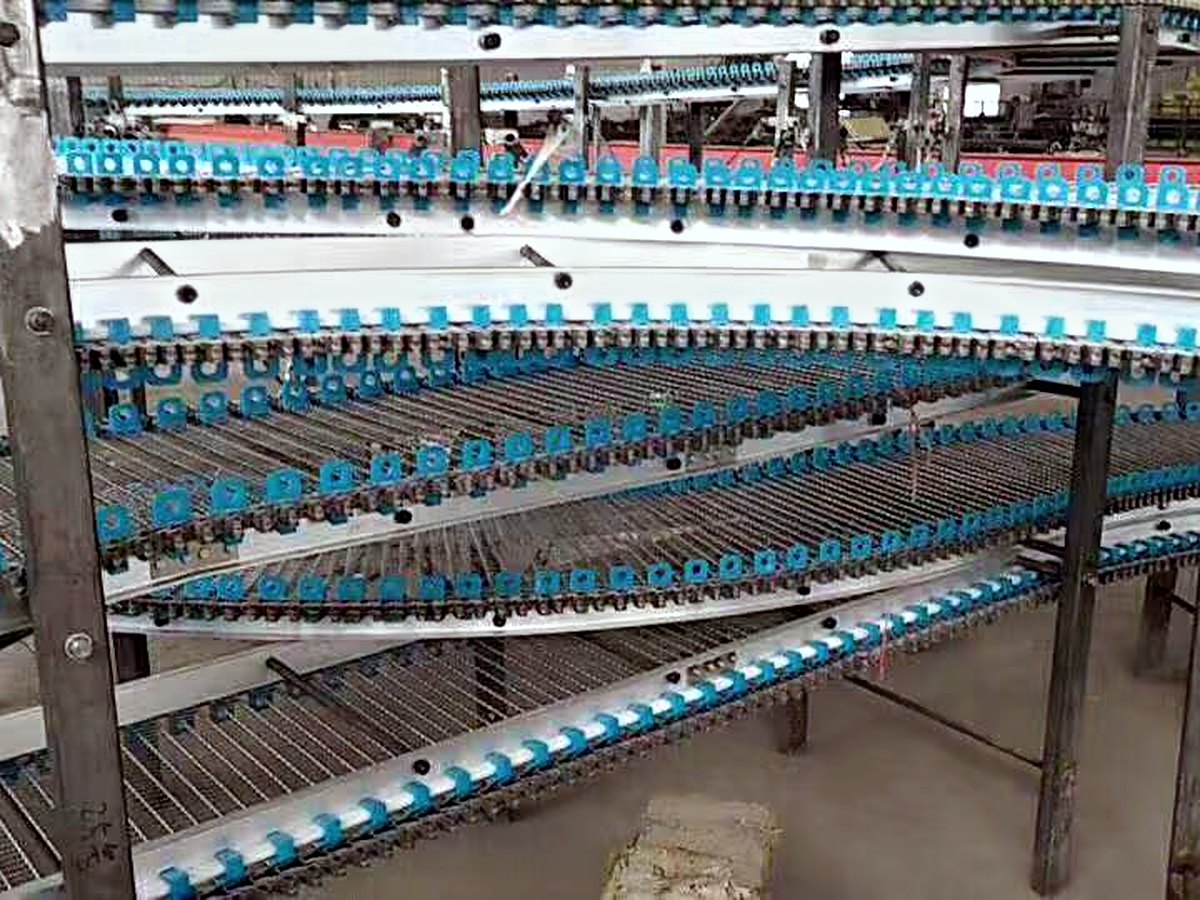 Workshop production of mesh belt conveyor system